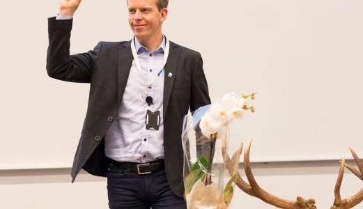 Forskerne mener vi bør overvåke helsa til flere arter enn hjortevilt