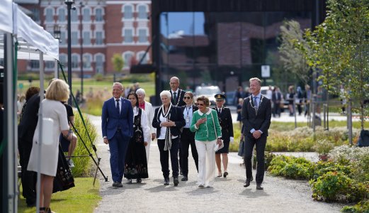 Dronning Sonja gjestet den offisielle åpningen av Veterinærbygningen på Ås